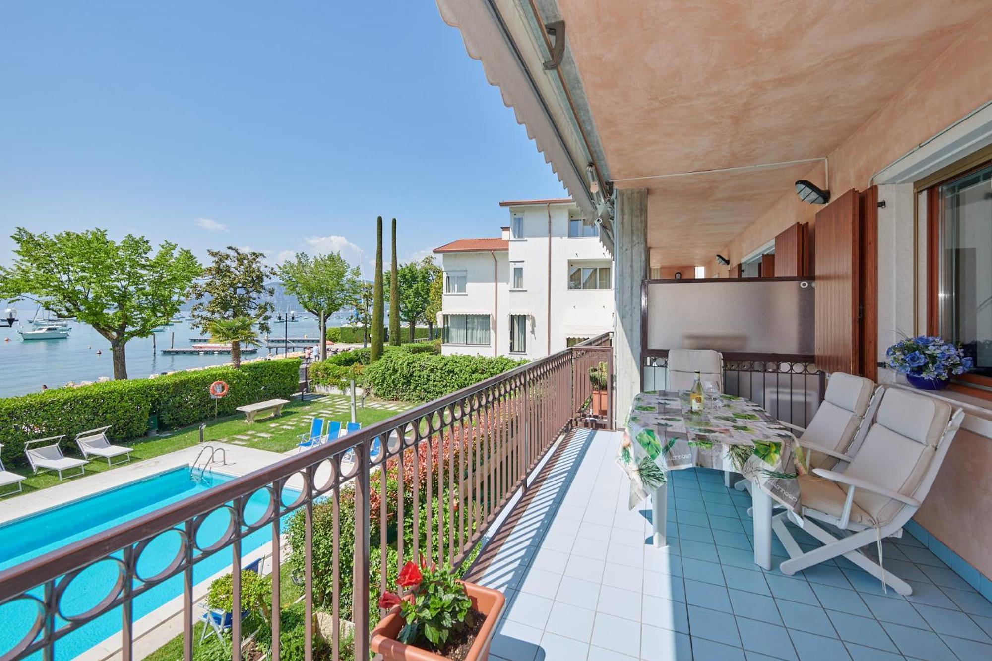 Apartments Rainer - Front Lake Bardolino Exterior photo